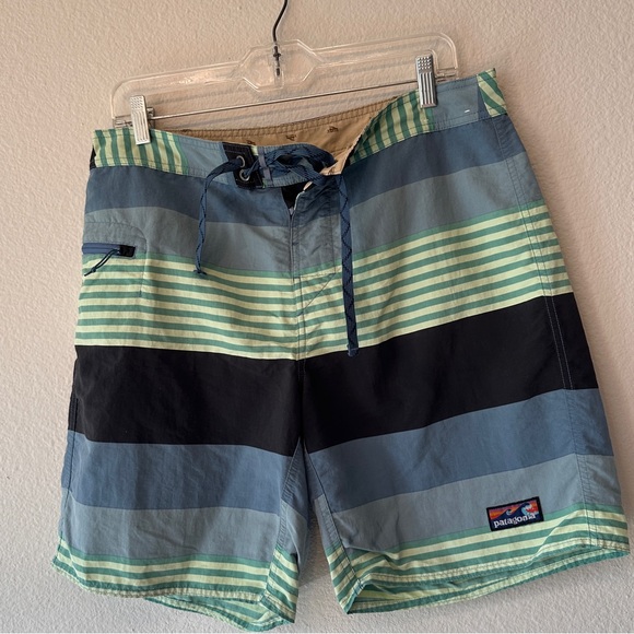 Patagonia Mens wavefarer board shorts 19” - Picture 1 of 7